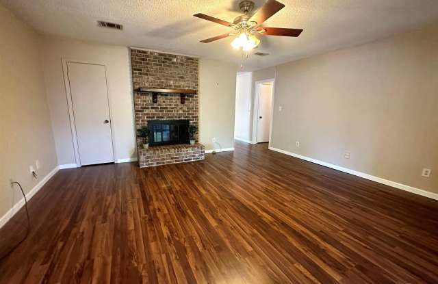 7810 Folkstone Dr Gallery 2
