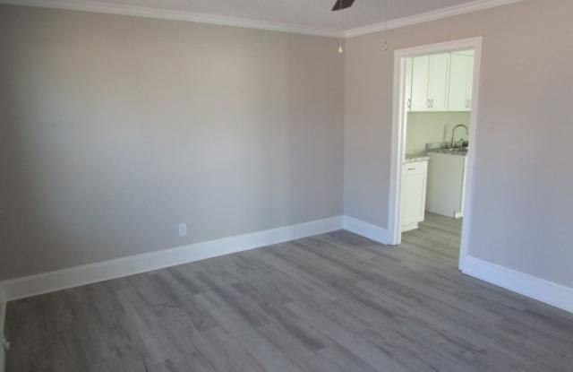 Renovated Three Bedroom/One Bath Duplex photos photos