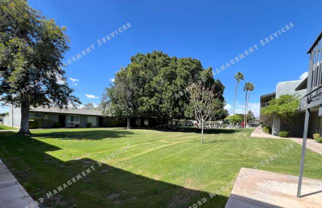 ***MOVE IN SPECIAL***UTILS INCLUDED : ONE BEDROOM UPSTAIRS CONDO Gallery 4