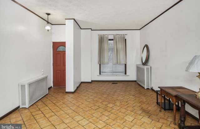 22 South Highland Avenue Gallery 3
