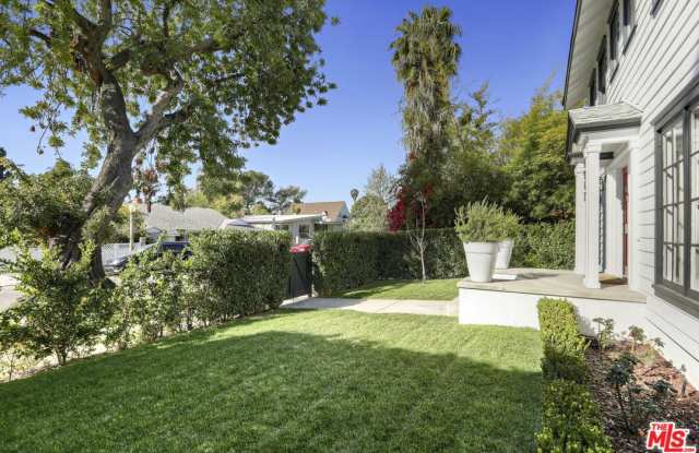 4947 AMBROSE Avenue Gallery 3