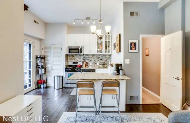 3742 Jocelyn St NW Gallery 3
