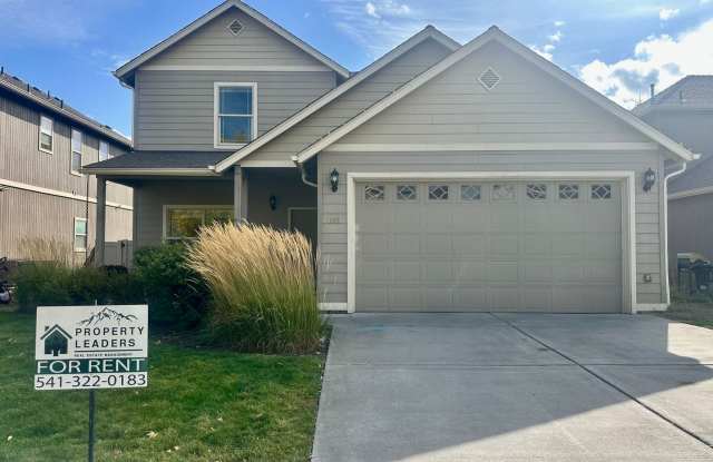 3 Bed Minutes from Old Mill – Fenced Yard, New Carpet  Paint! photos photos
