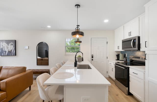 1001 Linwood Ave photos photos