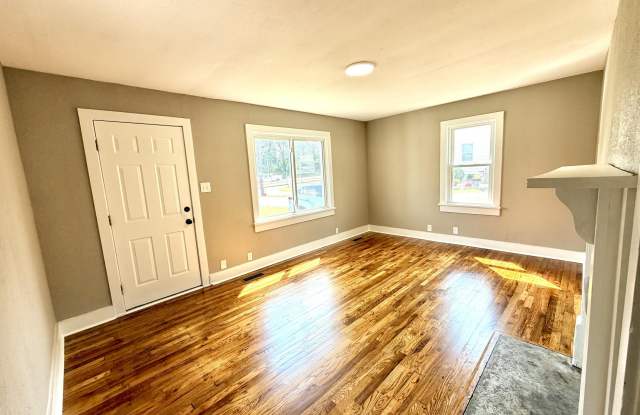 436 Mclean Avenue Gallery 2