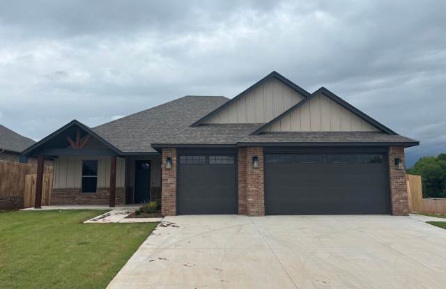 Wonderful 4 Bed 2 Bath Home in Norman photos photos