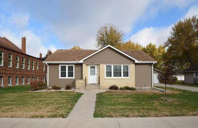 405 East 5th St. - 405 East 5th Street, Stromsburg, NE 68666