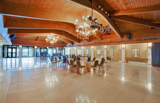 1950 S Ocean Drive LE, Hallandale Beach, FL 33009 Gallery 4