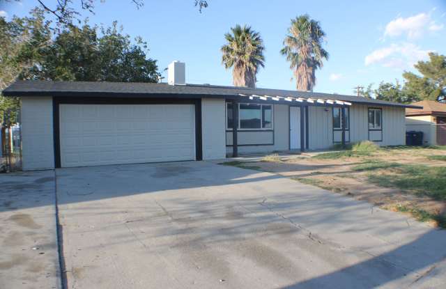 Beautiful Rental with Fireplace, Granite Counters  Relaxing Backyard photos photos