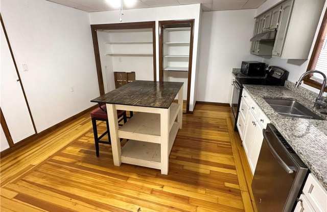 331 Ward Street photos photos