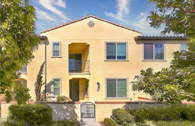 2 Bed, 2 Bath, 1 Office Townhome in Ontario Ranch photos photos