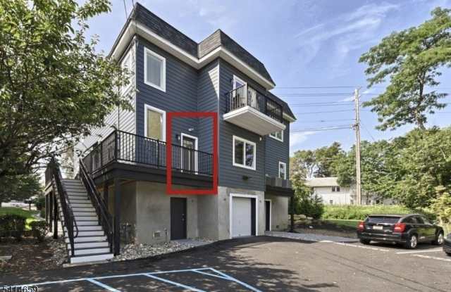 126 Newark Pompton Tpke photos photos