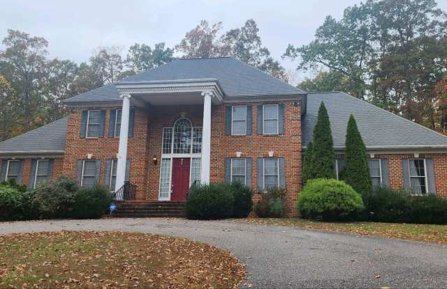 Elegant home tucked away for privacy - 9502 Trentham Trail, Spotsylvania County, VA 22407