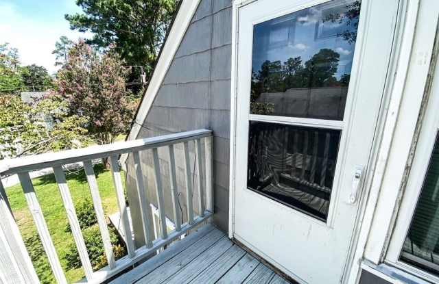 209 1/2 W 16th Street photos photos