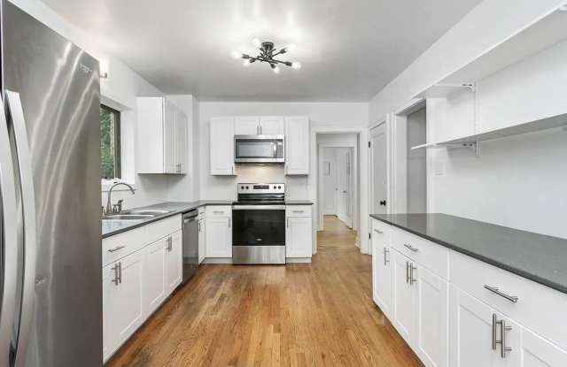 710 Prospect Avenue North Gallery 4