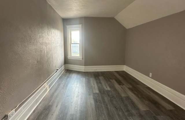 1160 Sanford St., Apt 2 Gallery 3
