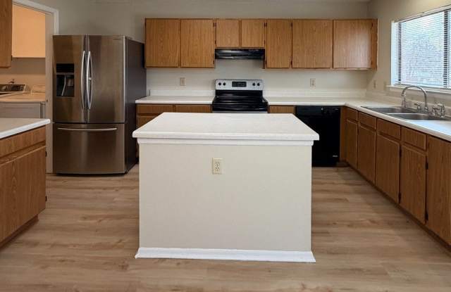 9202 ROQUEFORT Gallery 2