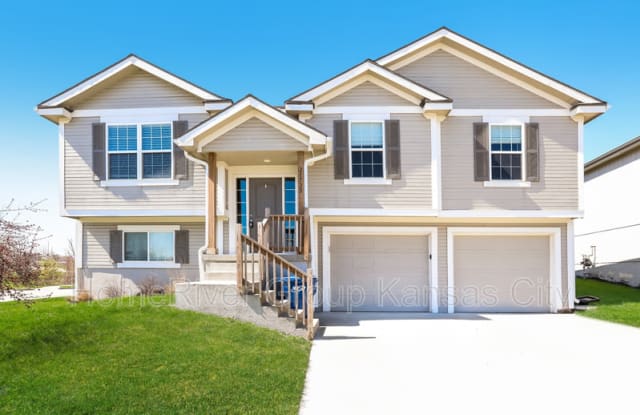 21720 North Rdg - 21720 North Ridge, Peculiar, MO 64078