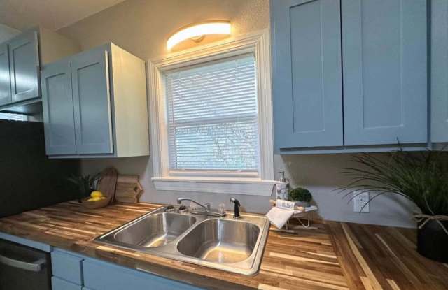 22 5th SW Gallery 4