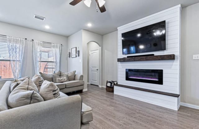 110 Cornell Avenue - 110 Cornell Avenue, Farmersville, TX 75442