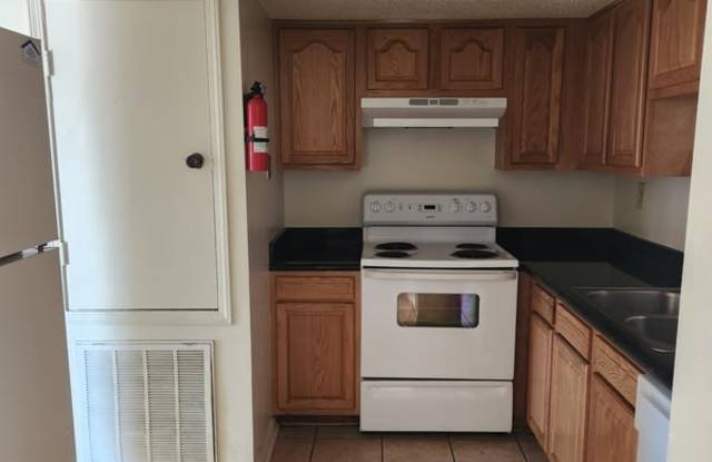 1629 Gary, Apartment B Gallery 4
