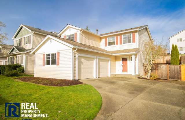 Charming 3-Bed, 2.5-Bath DuPont Home Near JBLM! - 2702 Meyer Street, DuPont, WA 98327