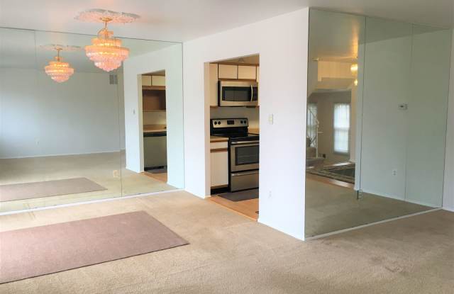 8601 Bluffwood Ln Gallery 4