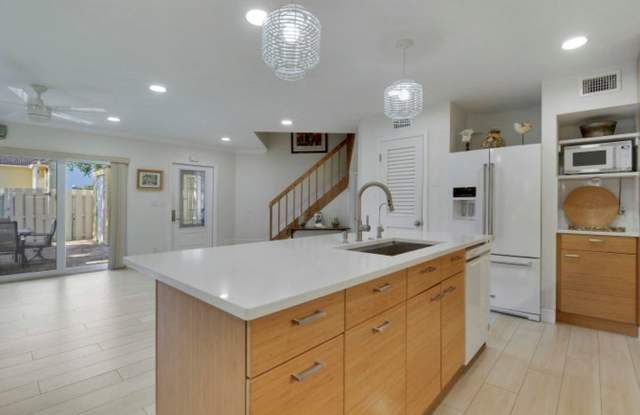 232 SEABREEZE Circle, Jupiter, FL 33477 - 6419 Gallery 3