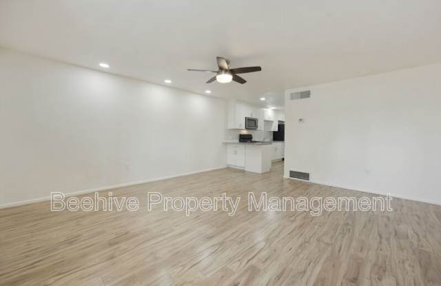 430 W 3rd St Gallery 4