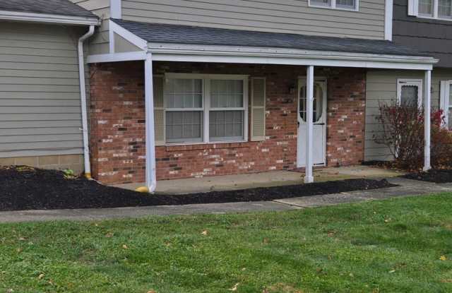 1235 Hillcrest Dr - 1235 Hillcrest Drive, Ashland, OH 44805