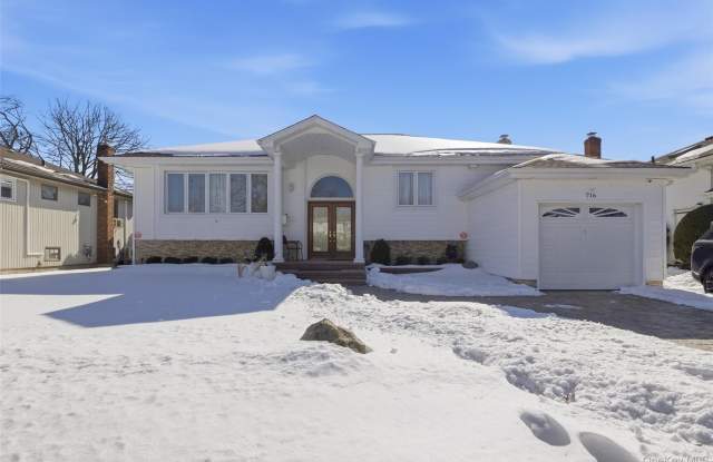 716 Park Lane photos photos