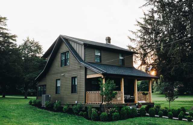 Newly Renovated 2 Bed, 1 Bath Home in Central Schools!! - 2955 Lewisberry Road, York County, PA 17404