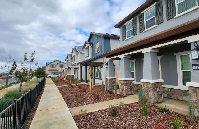 Beautifully maintained 3-bedroom, 2.5-bath, 1,856 sq ft in Folsom Gallery 4