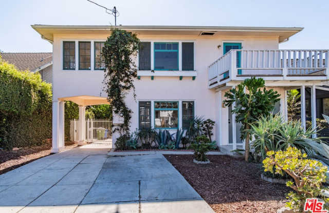 4528 Russell Ave - 4528 Russell Avenue, Los Angeles, CA 90027