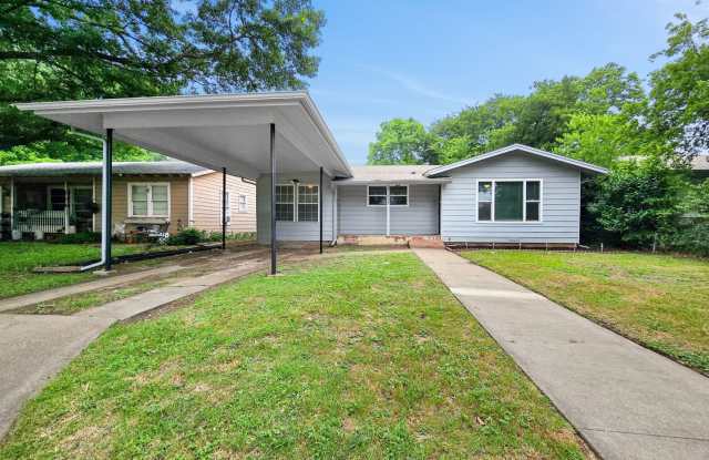 Coming Soon! 3 BR/1.5BA | Newly Renovated Single Family Home | 1-Car Covered Parking | Gated backyard3 Beds, 1.5 Baths Home in Cleburne City. photos photos