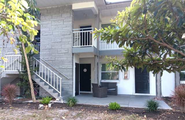 Cozy 2nd floor apartment near 4th St corridor photos photos