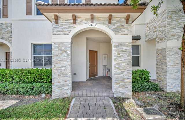 12429 NW 23rd Ct Gallery 3