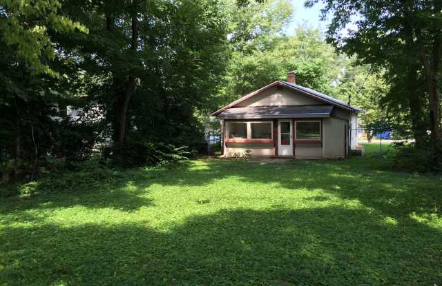 2 Bed House Available for 27! Gallery 4