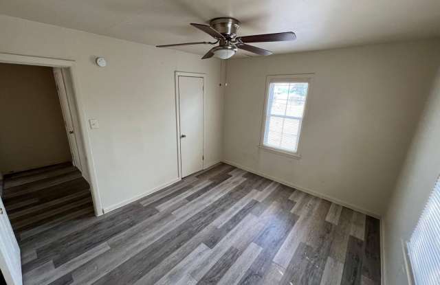 $0 First Month's Rent / $0 Deposit at Move-in Gallery 4