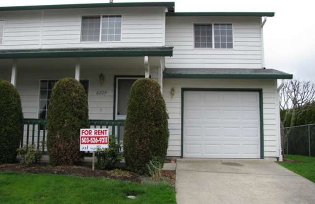 6229 SE Mariner Way ~ End Unit Townhome Near Intel! 6 MONTH LEASE Gallery 1