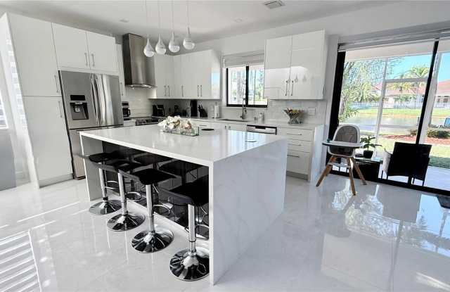 1392 Canary Island Drive Gallery 4