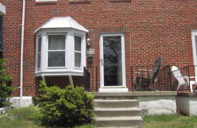 Lovely Three-Bedroom Townhome in Towson/Loch Raven - RENOVATED MAIN LEVEL! - 1622 Hardwick Road, Towson, MD 21286