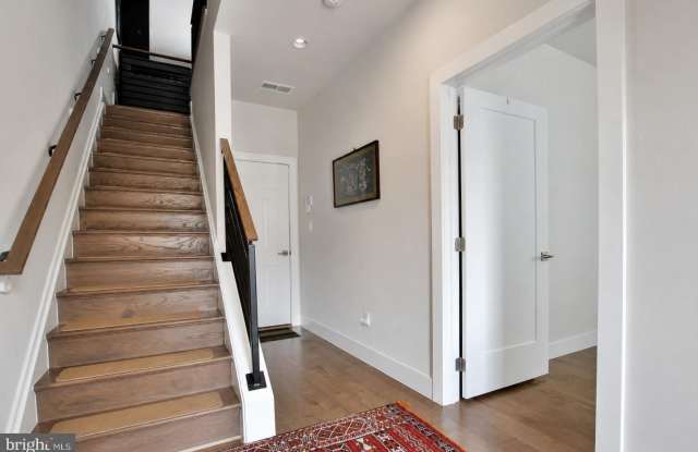 2815 EISENHOWER Avenue Gallery 2