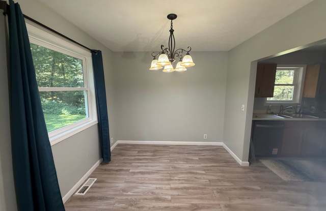 Beautiful 2 Bedroom in Secluded Area Gallery 4
