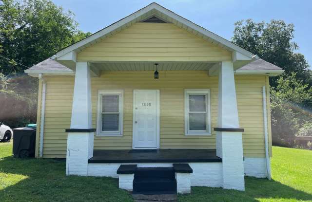 NEWLY RENOVATED 3 BED, 1.5 BATH WITH BONUS ROOM! LOCATED IN HIGH POINT! photos photos