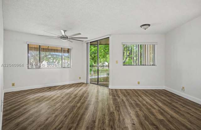 15575 Miami Lakeway N Gallery 3