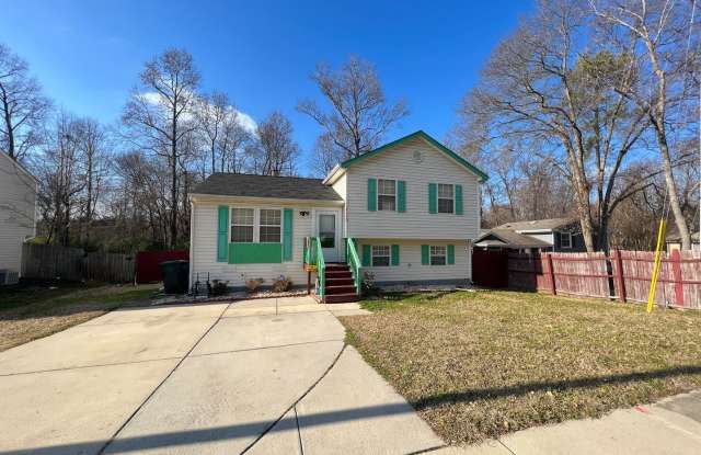 Room in 3 Bedroom Home at Beaverwood Dr photos photos