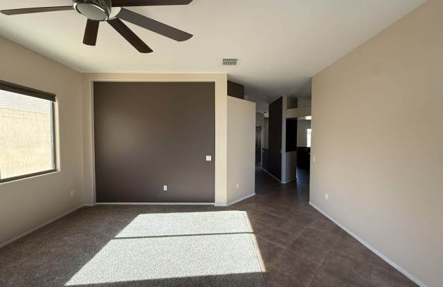 538 West Chatfield Street Gallery 4