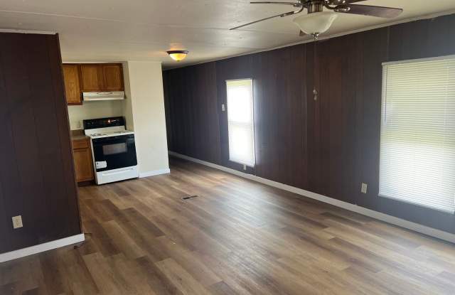 Beautifully Updated 3 bedroom 2 bath home photos photos