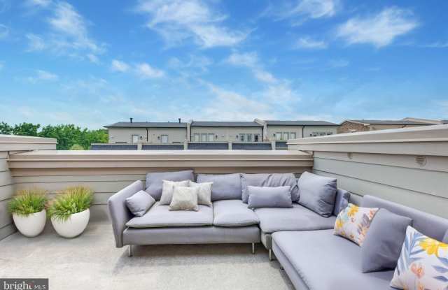 847 REGENTS Square photos photos
